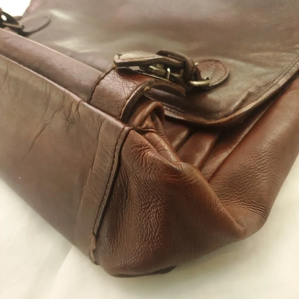 Mens Brown Leather Inner Compartments Pen Holder Zipped Pockets Messenger Bag